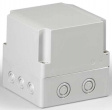 SPCK131313G Cubo S 125 x 125 x 125 мм, 50 мм основание, Pg выбивные отверстие, серая крышка,
