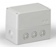 SPCK081310G Cubo S 75 x 125 x 100 мм, 50 мм основание, Pg выбивные отверстие, серая крышка,